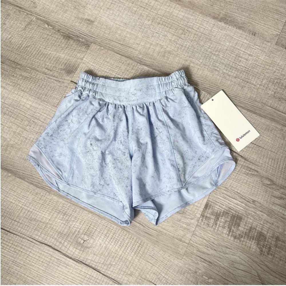 NEW LULULEMON Hotty Hot High-Rise Lined Short 4"
Gravel Dust Pastel Blue Sise 2 - Picture 7 of 16